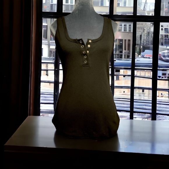 Classic summer tank biker chick vibe make it sexy as you want with snap neckline - Picture 1 of 4